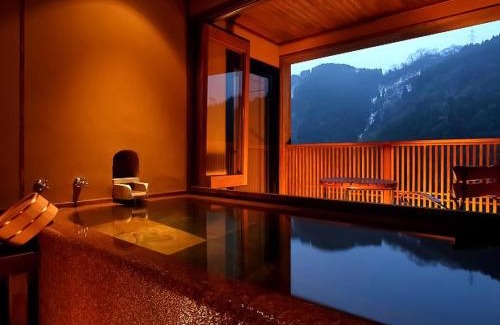 Tonami Hotel | Sanrakuen