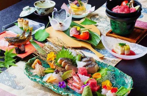 Tonami Hotel | Sanrakuen