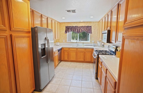 Stevenson Ranch House | Santa Clarita Luxury Retreat min. from Magic Mtn, the Cube, Hurricane Harbor.