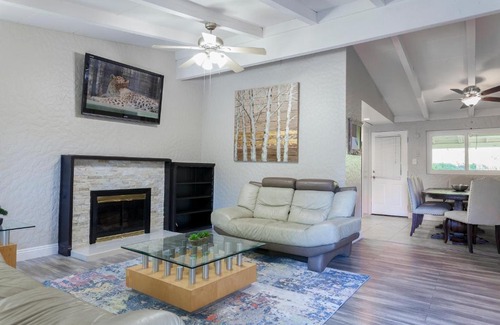 Santa Clarita House | Santa Clarita