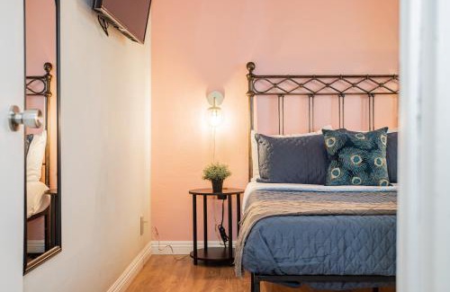 Beverly Green House | Santa Paula Relax and Play Private Modern Stay and Chefs Kitchen