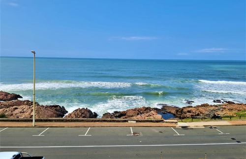 Margate Beach Apartment | Santorini 203A