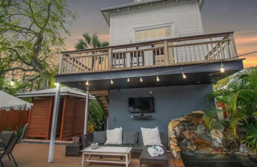 Downtown Historic District Villa | Saragossa Poolside Paradise