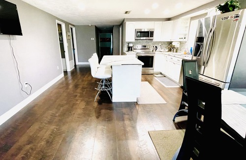 Bee Ridge House | Sarasota Best Place, Siesta key only 7 ml, BBQ+, family friendly