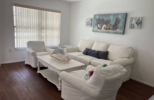 Park East Villa | Sarasota Downtown with heated swimming pool