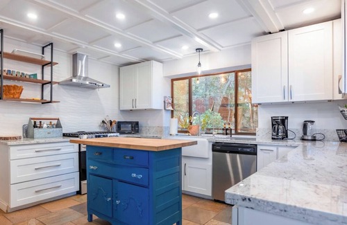 Lake Arrowhead Cabin | Sauna + Spa Lakeview Lodge Retreat Dog Friendly