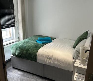 Gillingham Apartment | Saunders Lodge 4bedroom house sleeps up to 6