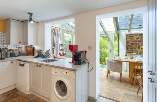 Christchurch Cottage | Sausage Cottage near Oakford