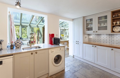 Christchurch Cottage | Sausage Cottage near Oakford