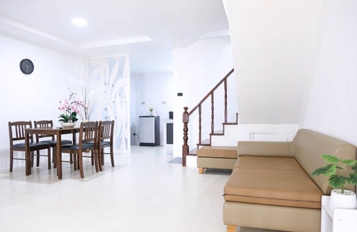 Sam Wa Tawan Ok House | Sawasdee,Free Wifi,Large home, near Don Mueang Airport,Occupy the whole house.