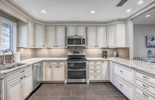 Palm Valley Condo | Sawgrass Serenity - Luxury retreat w pool & patio