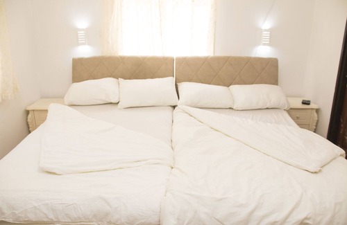 Isfiya Hotel | Sawsana's Suites