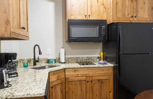 Island Park Hotel | Sawtelle Mountain Resort