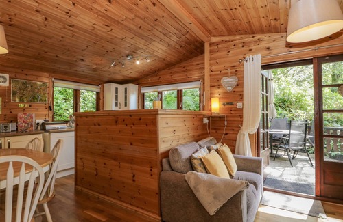 Troutbeck Bridge Cottage | SCAFELL LODGE, family friendly, with pool in Windermere