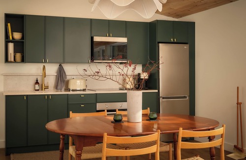 La Conception Cabin | Scandinavian inspired 2 bedroom cabin near Mont Tremblant | Hot tub | Fireplace