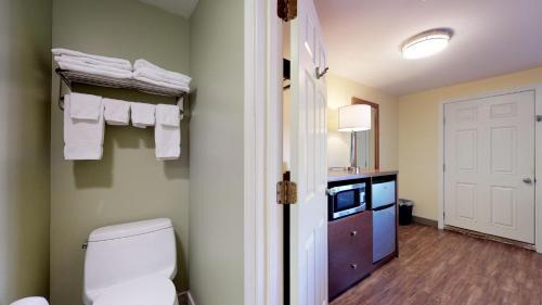 Eastward Look Hotel | Scarborough Beach Motel