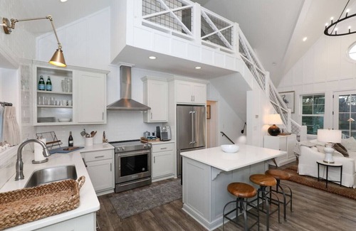 Tiger House | Scenic 4BR|3BA Contemporary Lake Burton Home