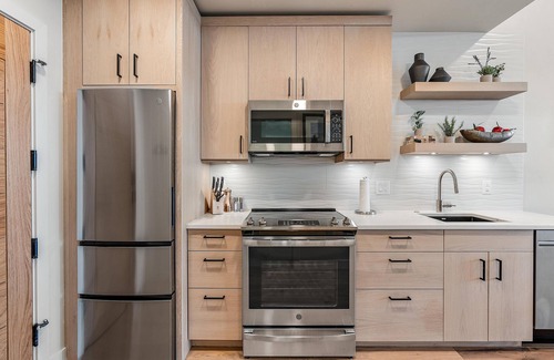 Tamarack Resort Apartment | Scenic Condo with views|Fireplace & Balcony