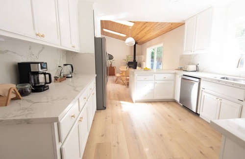 Pollock Pines House | Scenic Mountain Retreat - Hot Tub, Wineries, Lakes