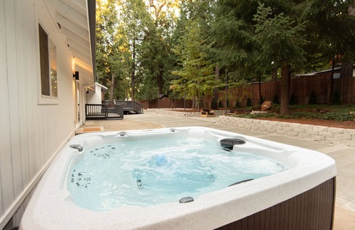 Pollock Pines House | Scenic Mountain Retreat - Hot Tub, Wineries, Lakes