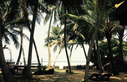 Hikkaduwa House | Scenic property on the beach