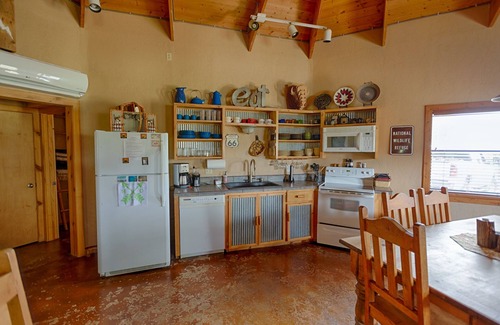 Lawton Cabin | Scenic Ridge Cabin - Wichita Mountains, Oklahoma - Incredible Mountain Views
