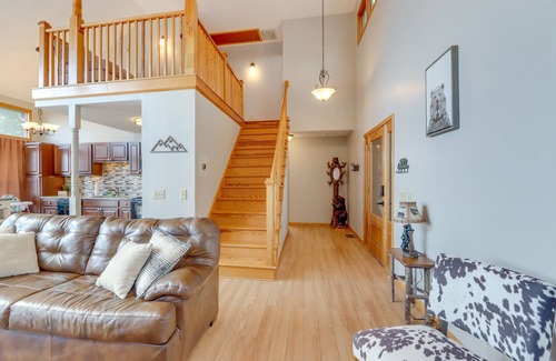 Ranger House | Scenic Talking Rock Creek Resort Home w/Hot Tub