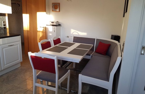 St Lorenz Apartment | Schöne 120 qm Ferienwohnung + 50 qm Sonnenterrasse im Grünen-stockelsdorf/lübeck
