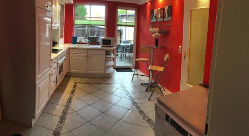 Nordliche Muhlenvorstadt Apartment | Schöne Große Wohnung, Terrasse, Kamin, Parkplatz, 2 Schlafzimmer