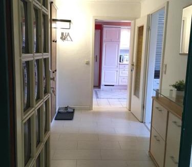 Nordliche Muhlenvorstadt Apartment | Schöne Große Wohnung, Terrasse, Kamin, Parkplatz, 2 Schlafzimmer