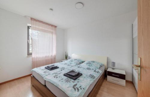 Eller Apartment | Schöne, möblierte Wohnung mit Balkon und Tiefgarage