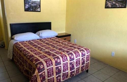 Harbor Oaks Bay Shore Hotel | Scoot Inn