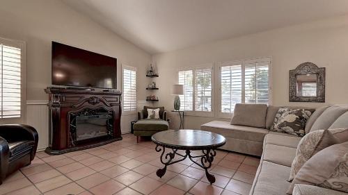 Paradise Valley Village House | Scottsdale Kierland 3 Bdrm with Sparkling Pool