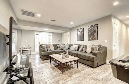 Paradise Valley Village House | Scottsdalestays-9BDRM Multi-Million Estate-300K Pool-Various Sports Courts.