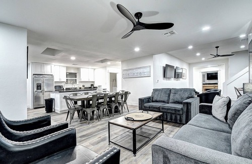 Waltann Villa | Scottsdalestays Multimillion Estate on Acre-500K Pool-Various Sports Courts.