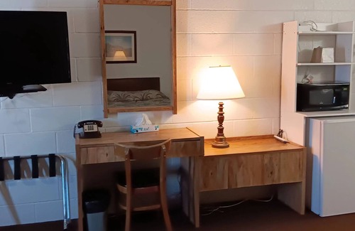 Washburn Hotel | Scotwood Motel By OYO Washburn Nd