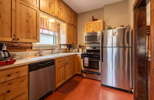 Cody House | Scout's Rest in Cody - Beautiful Cozy Log Cabin that sleeps 8!