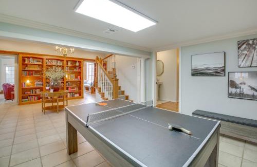 Jones Mills Villa | Screened-In Porch with Views Hot Springs Getaway!