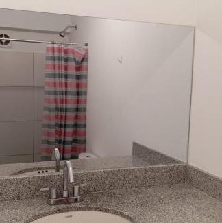 Tejada Alta House | Se alquila habitación con cama King y baño privado