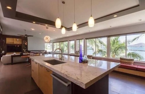 Kaneohe House | Sea Breeze Combo - shared hot tub, ocean view