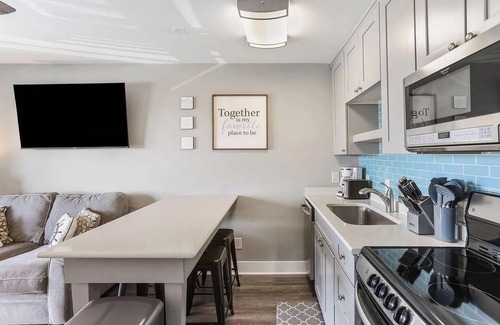 Charleston County Condo | Sea Cabin 208 | 1 Bedroom Oceanfront Condo | Pool | Just Renovated