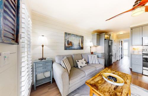 Isle of Palms Apartment | Sea Cabin 337C