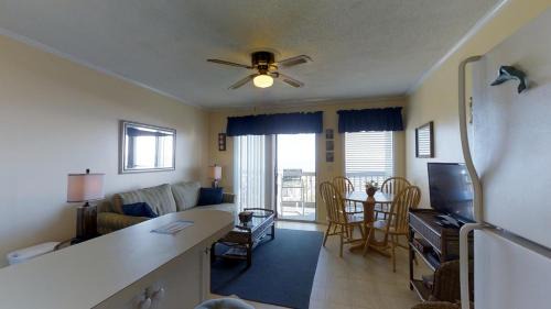 North Myrtle Beach Apartment | Sea Cabin Unit 206 Cherry Grove