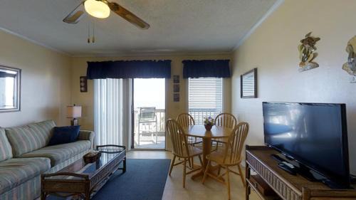 North Myrtle Beach Apartment | Sea Cabin Unit 206 Cherry Grove