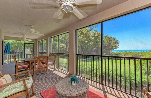 Whitney Beach Apartment | Sea Grape Inn 1- BEACHFRONT Property