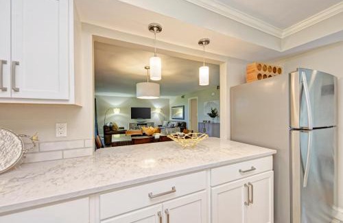 Whitney Beach Apartment | Sea Grape Inn 1- BEACHFRONT Property