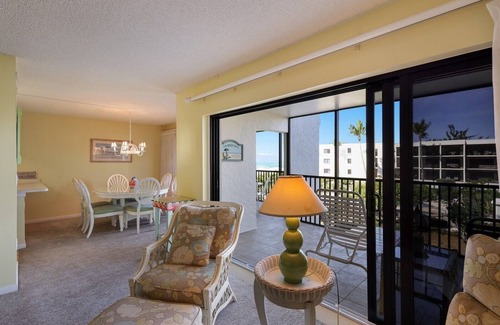 Boca Grande Condo | Sea Oats 222 2 Bedroom Condo by RedAwning