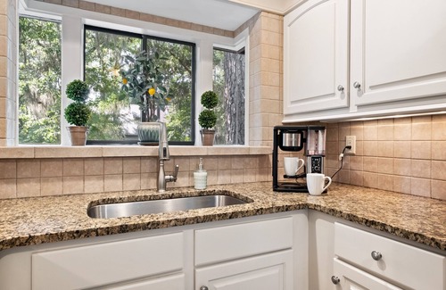 Sea Pines Villa | Sea Pines ISLAND SONG VILLA @ INLAND HARBOUR-Pool, Tennis, Pickleball, Location!