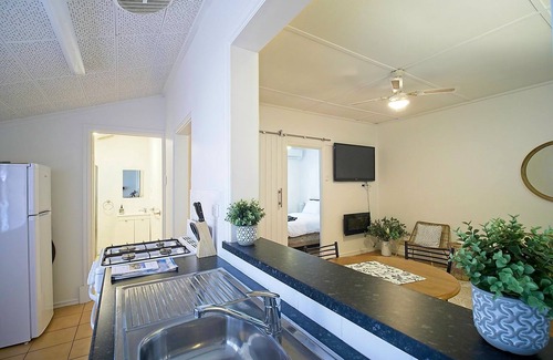 Dalrymple Apartment | Sea Salt Apartment 1 ~ Short walk to beach! Free WiFi! newly decorated!
