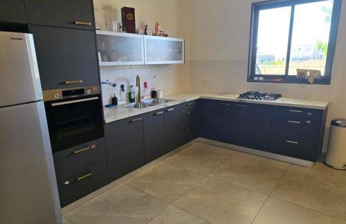 Nahariya Apartment | Sea Serenity Achziv